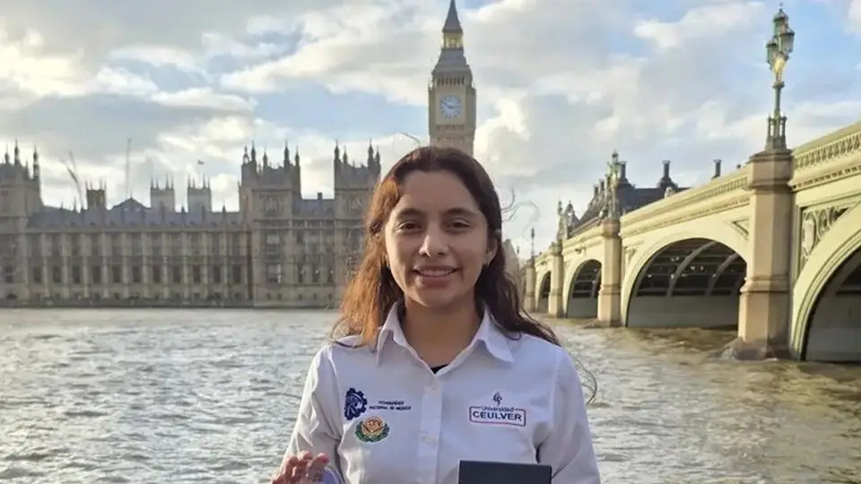 Veracruzana Valeria Palacios recibe Medalla Mundial de la Educación en Londres