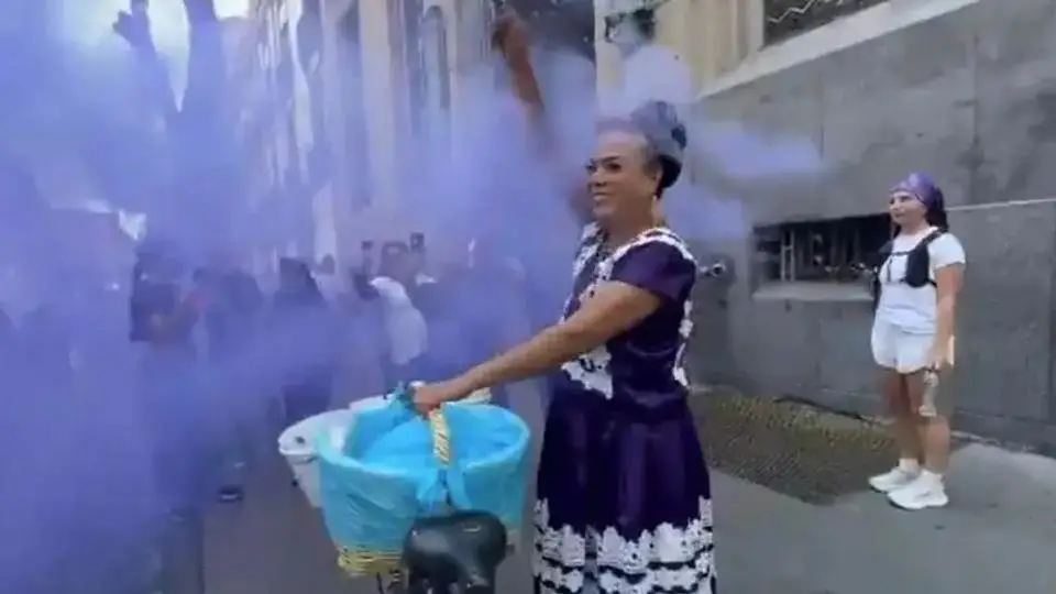 ¡Tacooooss de sororidad! Lady Tacos de Canasta se lleva las palmas en la Marcha 8M
