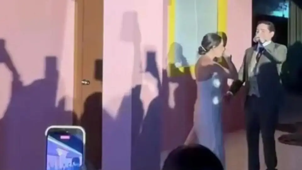 Boda se viraliza por tener una réplica de La Casita de Bad Bunny (+video)