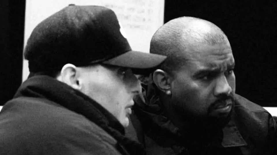 ¡OMG! Kanye West y Peso Pluma sorprenden con colaboración (+video)