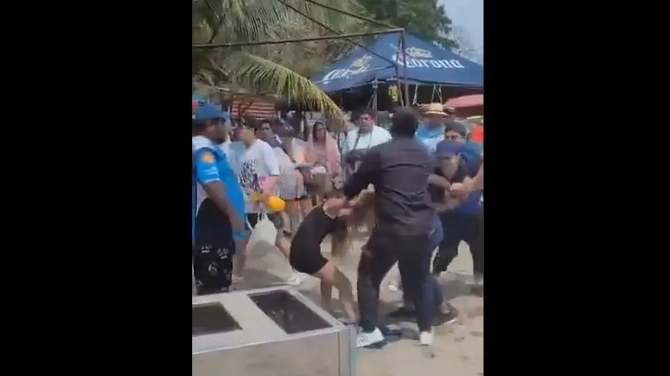 ¡Se les metió el Chamuco! Pelea campal en Playa Villa del Mar en Veracruz (+vodeo)