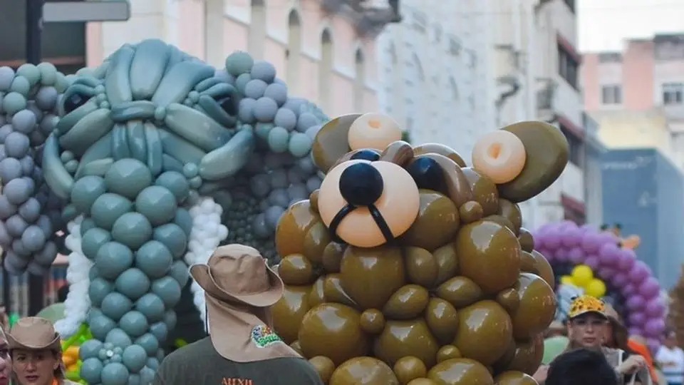 Desfile de Globoflexia, música y diversión para festejar a l@s niñ@s de Veracruz