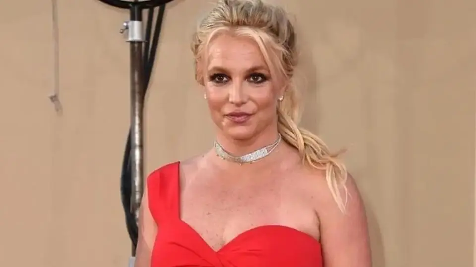 Britney Spears se declara culpable de conducir 'pacheca y hasta las chanclas'