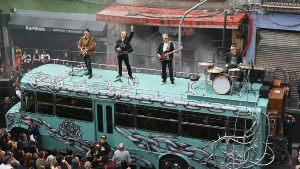 U2 arma tremendo alboroto en el centro de CDMX (+video/foto)