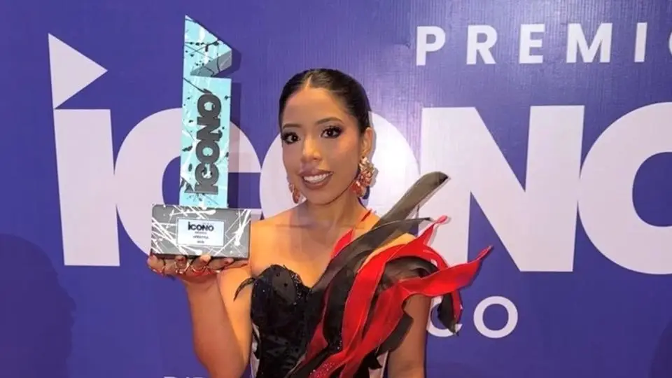 ¡Se lo ganó y se lo llevó! Veracruzana es la reina del 'Lifestyle' en los Premios Ícono