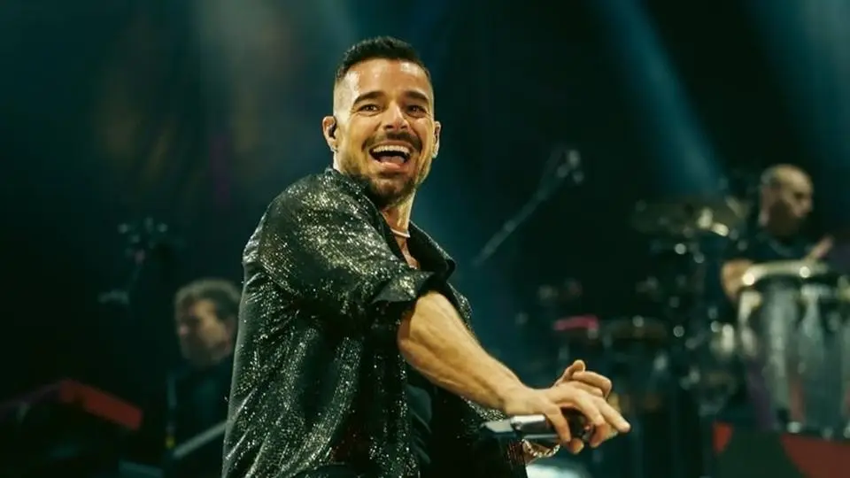 ¡Sustazo! Ricky Martin abandona el escenario tras ataque con gas lacrimógeno