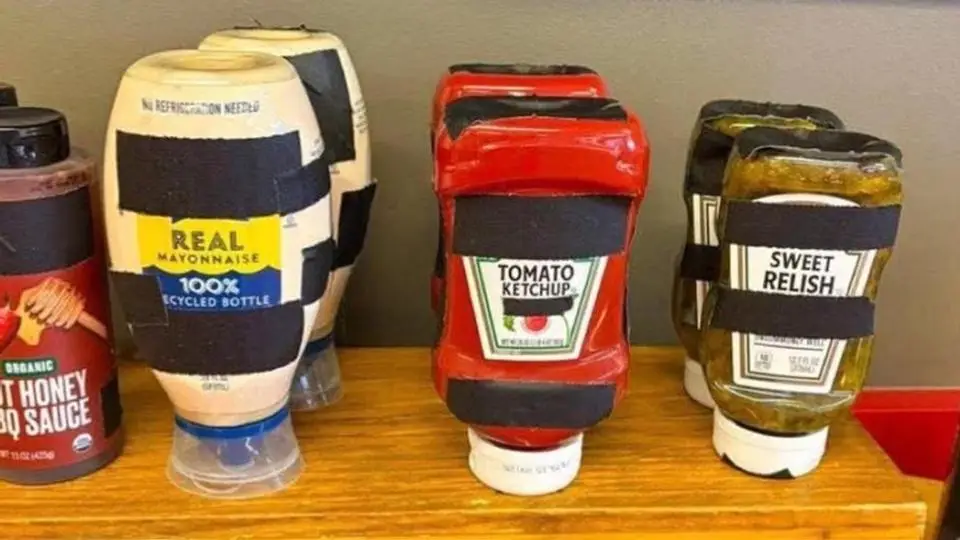 La FIFA tapa reconocida marca y la respuesta fue épica (+FOTO)